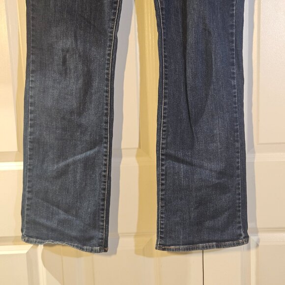 Levis Womens Jeans 415 Size 16W Blue Mid Rise Cotton Stretch Relaxed Bootcut - Picture 3 of 10